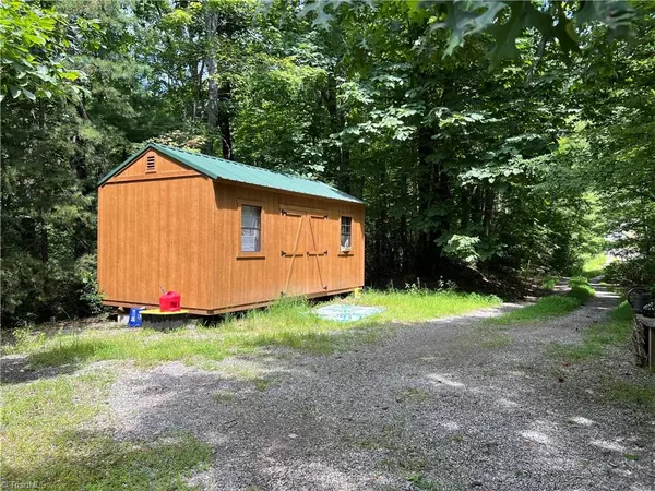 Purlear, NC 28665,111 Shepherds RUN
