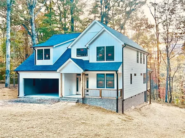 205 Crestwood DR, Pilot Mountain, NC 27041