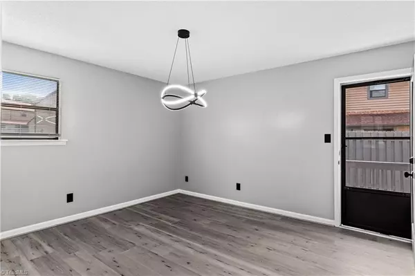 Winston-salem, NC 27106,150 Vista CIR #A