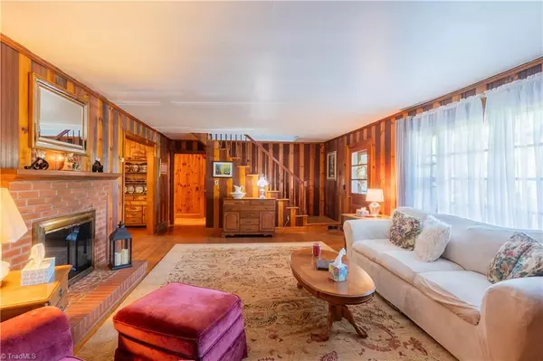 Cana, VA 24317,464 LAKEVIEW DR