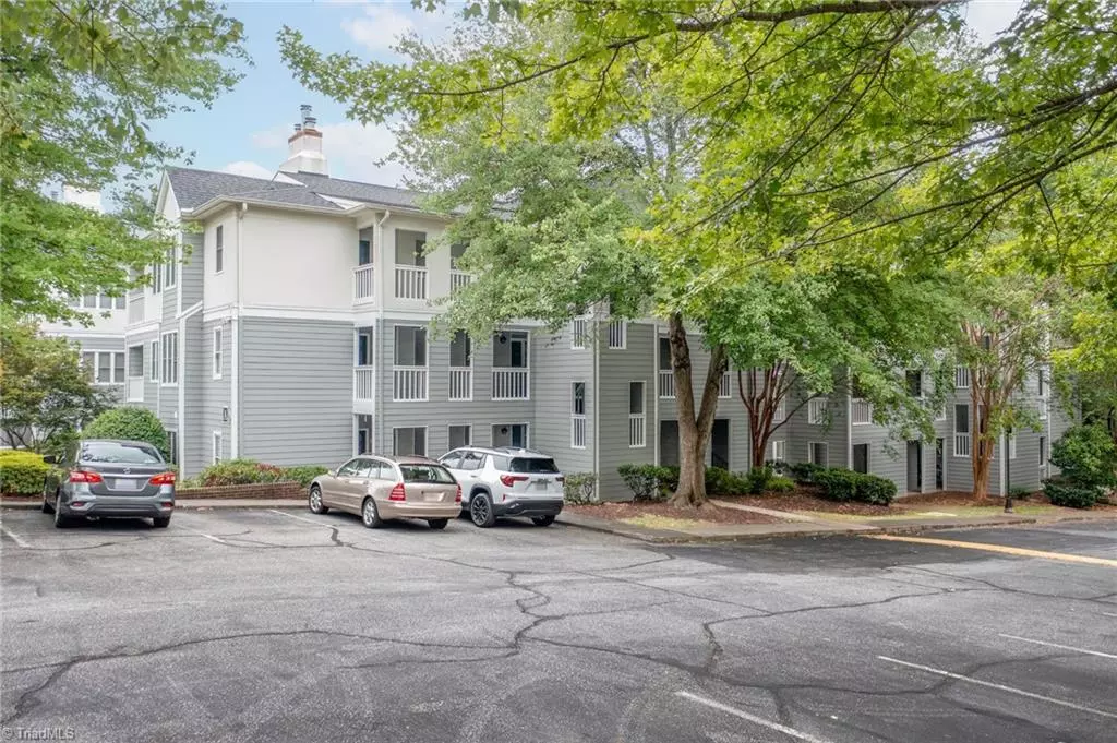 Winston-salem, NC 27103,211 Oakwood CT