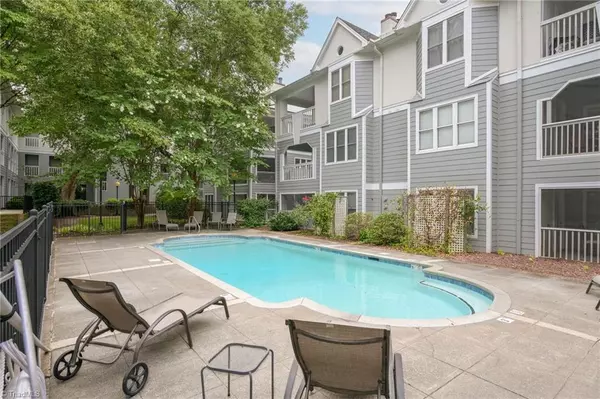 Winston-salem, NC 27103,211 Oakwood CT