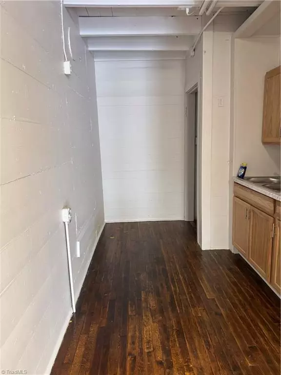 Pilot Mountain, NC 27041,113 Main ST