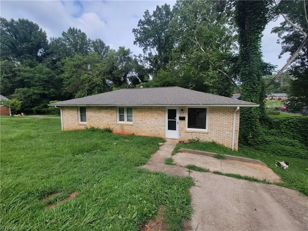 Winston-salem, NC 27105,2725 Drewry LN