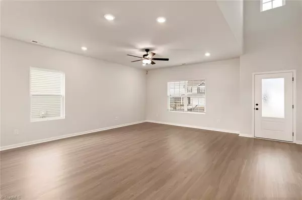 King, NC 27021,112 Tail Star CT