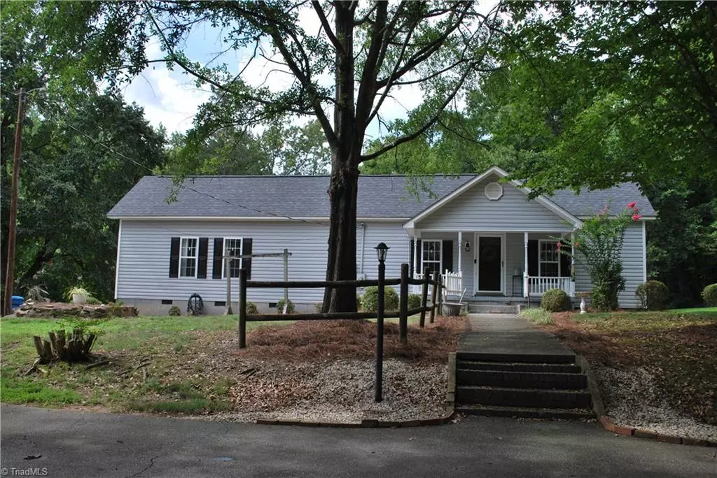 Mocksville, NC 27028,681 Sanford AVE