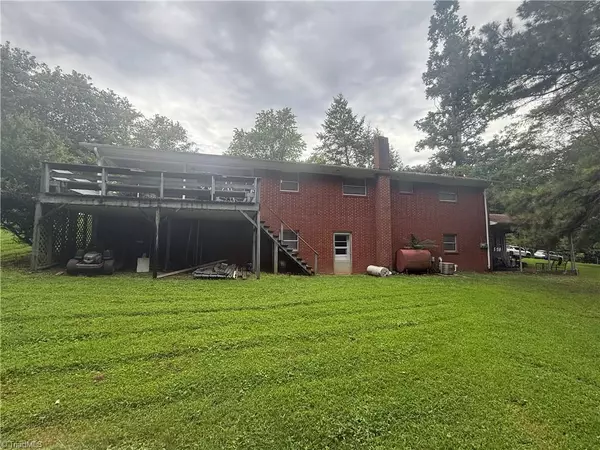 North Wilkesboro, NC 28659,752 Osborne Sunset DR