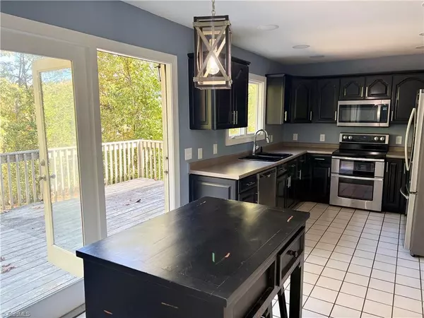 Thomasville, NC 27360,156 Cedar Bluff CT