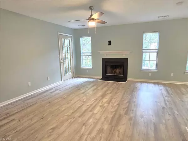 Greensboro, NC 27409,19 Meadowood Glen WAY #D