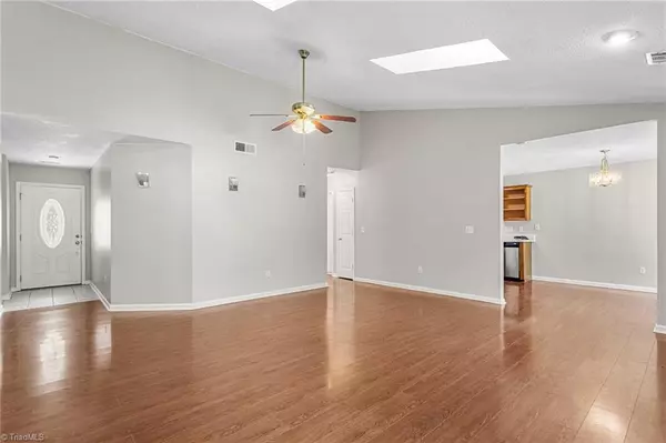 High Point, NC 27265,3217 Sparrowhawk DR