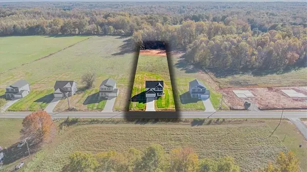 Mocksville, NC 27028,882 Deadmon RD