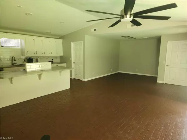 Ararat, VA 24053,59 Pear Tree LN
