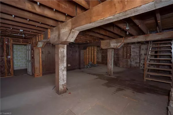 Lexington, NC 27292,1 State ST