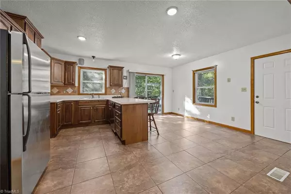 Stoneville, NC 27048,890 Belton RD