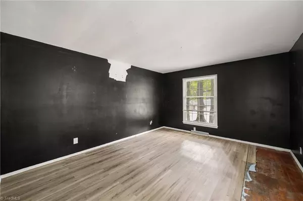 Winston-salem, NC 27103,307 Foxcroft DR