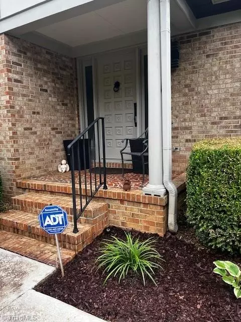 Greensboro, NC 27410,2122 Pebble DR