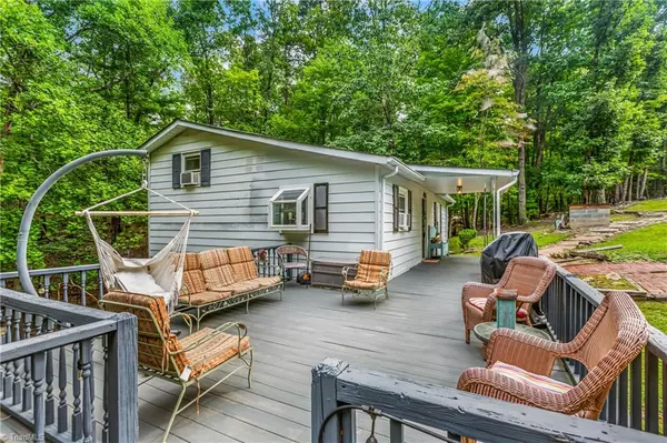 Danbury, NC 27016,1040 Artist WAY