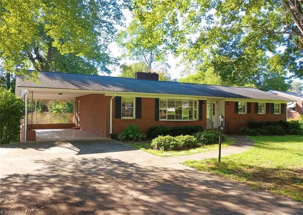 Winston-salem, NC 27104,626 Willowbrook LN