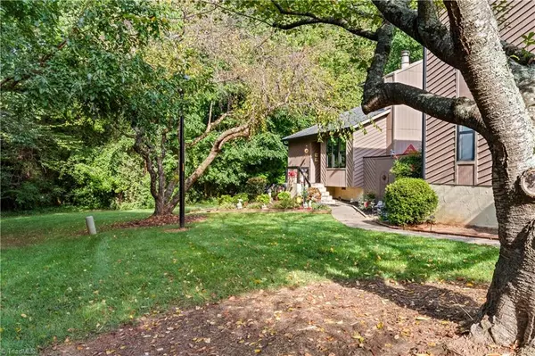 Winston-salem, NC 27103,2015 Stonewood DR