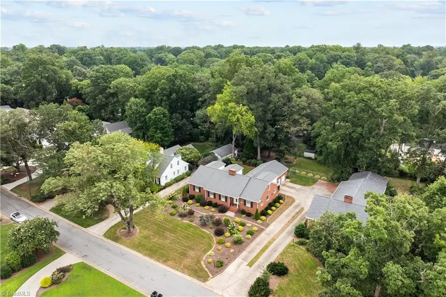 104 Knollwood DR, Greensboro, NC 27403