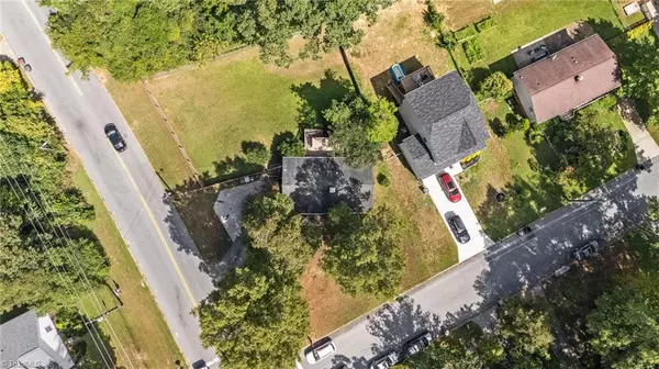 Greensboro, NC 27408,2626 Robin Hood DR