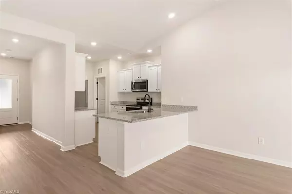 King, NC 27021,248 Macintosh DR