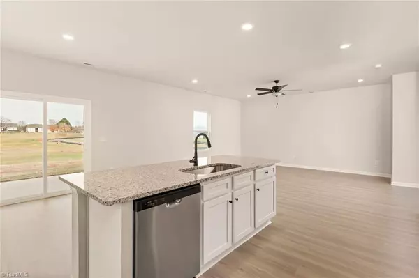 King, NC 27021,124 Tail Star CT