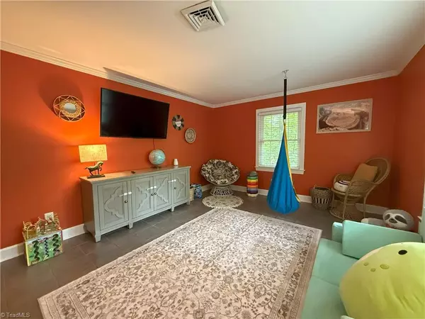 Thomasville, NC 27360,616 Burke TRL