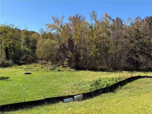 Winston-salem, NC 27106,4514 Hanes Lake DR