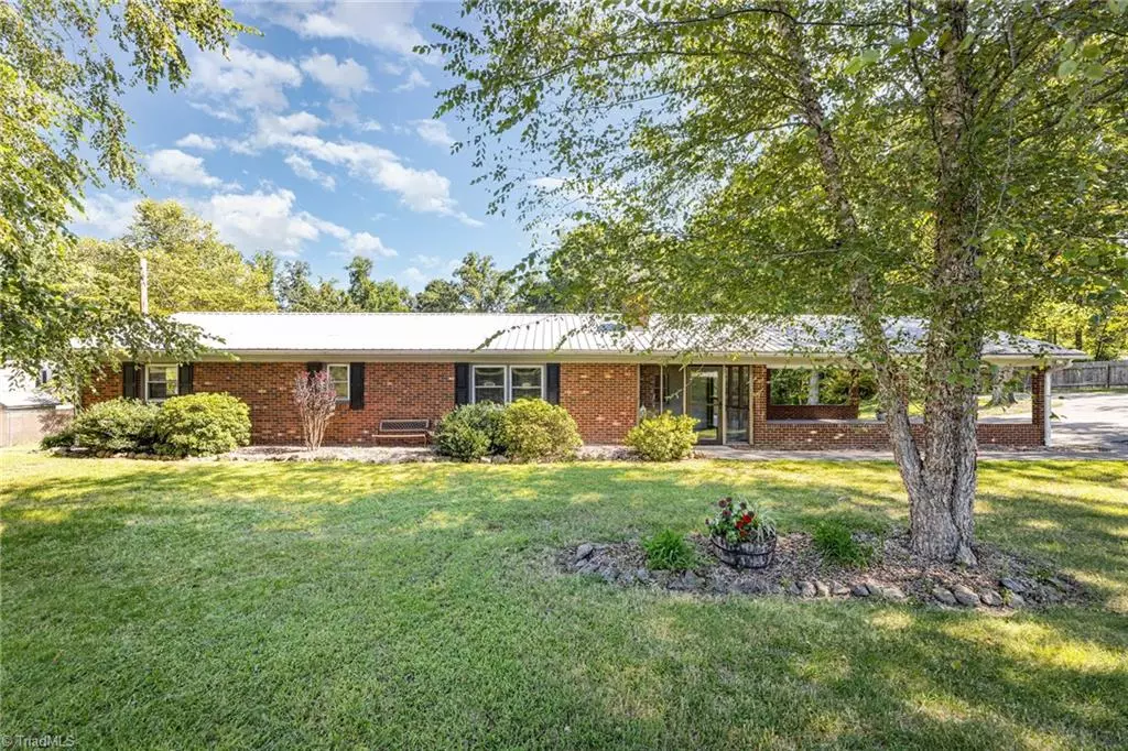 Mocksville, NC 27028,996 Wyo RD