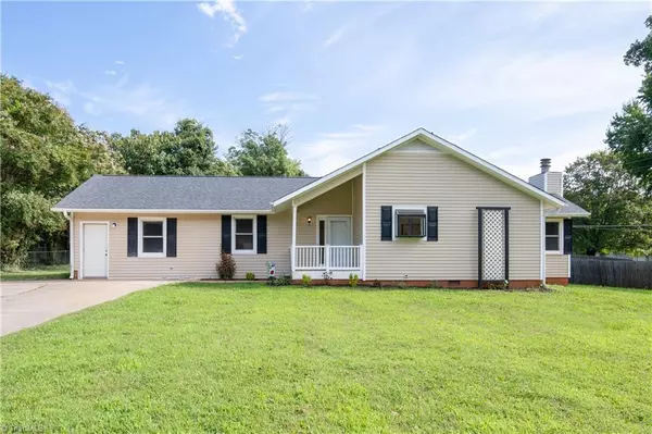 487 Raven Ridge DR, Kernersville, NC 27284