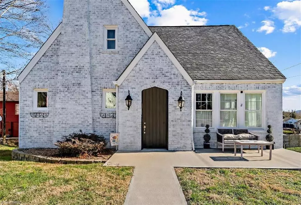 North Wilkesboro, NC 28659,1208 Trogdon ST