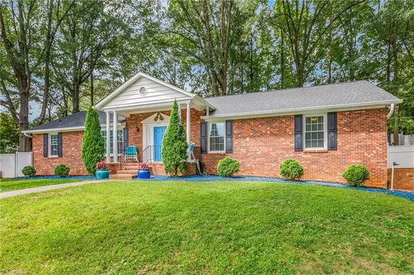 Winston-salem, NC 27106,2661 Woodberry DR