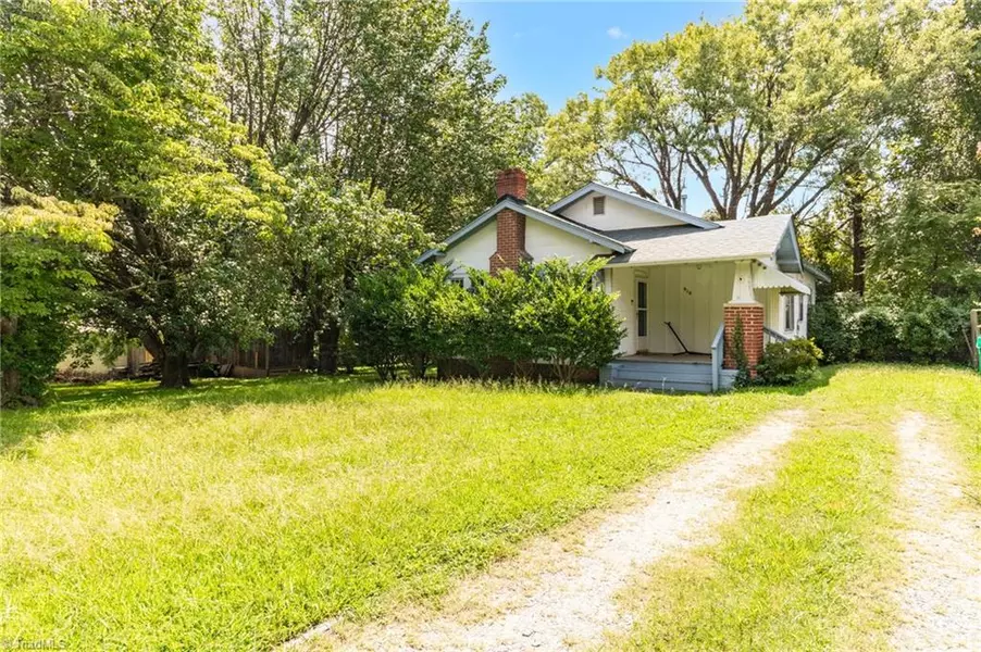 910 E Dayton AVE, High Point, NC 27262