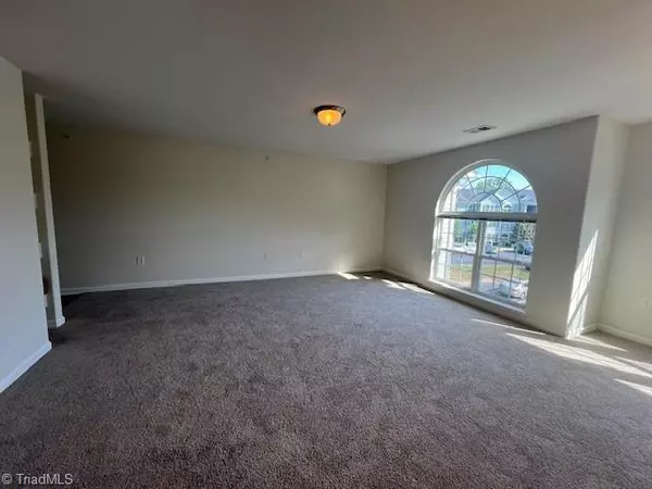 Greensboro, NC 27407,4705 Pennoak LN #J
