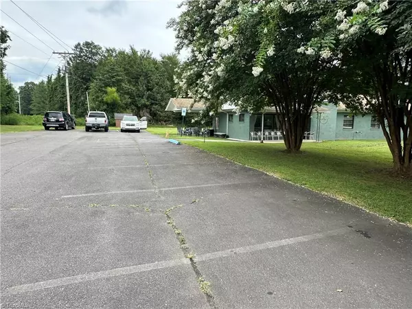 Mocksville, NC 27028,1590 Farmington RD