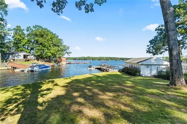 Lexington, NC 27292,309 Shoreline DR
