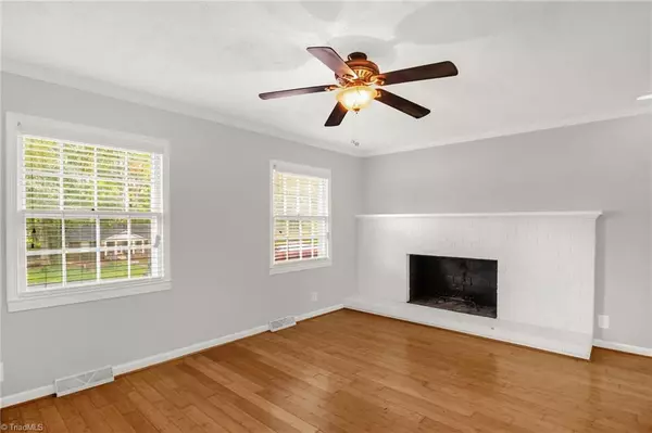 Winston-salem, NC 27106,3721 Hawkedale DR