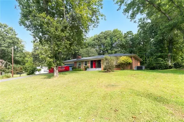 Winston-salem, NC 27106,3721 Hawkedale DR