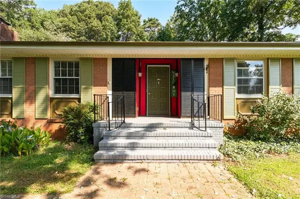 Winston-salem, NC 27106,3721 Hawkedale DR