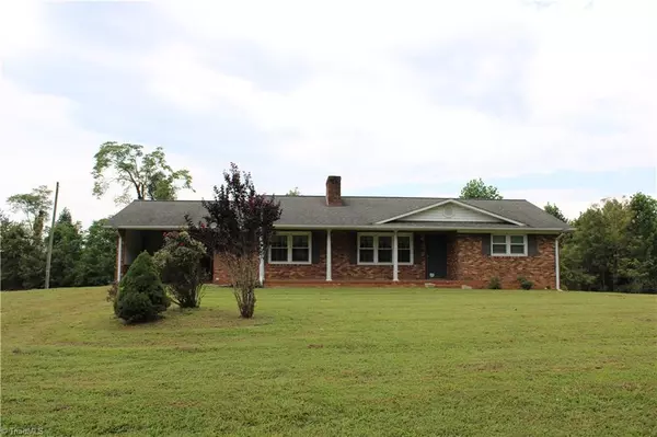1662 Ralph Joyce RD, Sandy Ridge, NC 27046