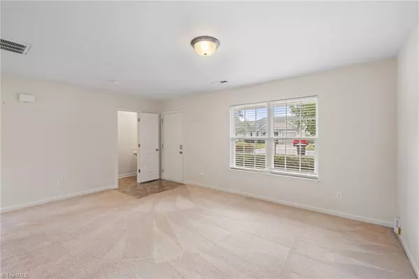 Winston-salem, NC 27127,5027 Hogan Point CT