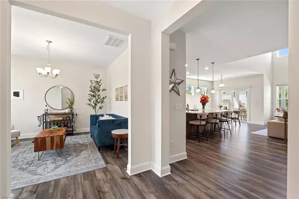 Winston-salem, NC 27107,4077 Glenn Knoll LN