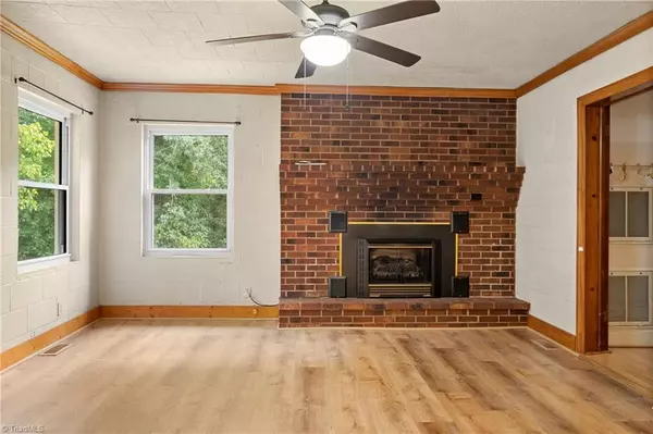 Winston-salem, NC 27107,1672 Disher RD