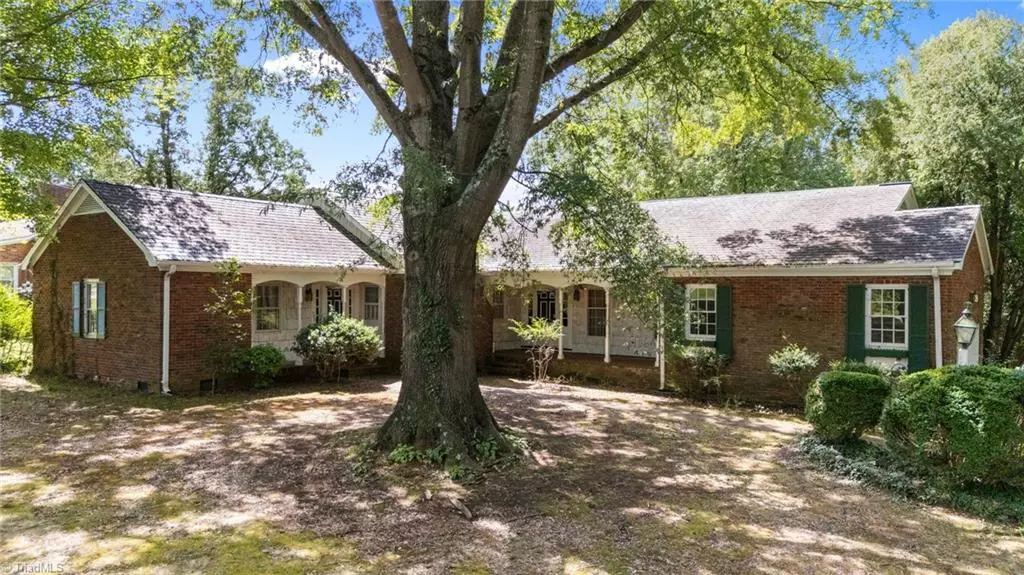 King, NC 27021,301 W Dalton RD