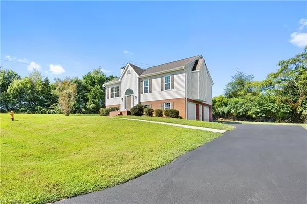 Belews Creek, NC 27009,5890 Brittans DR