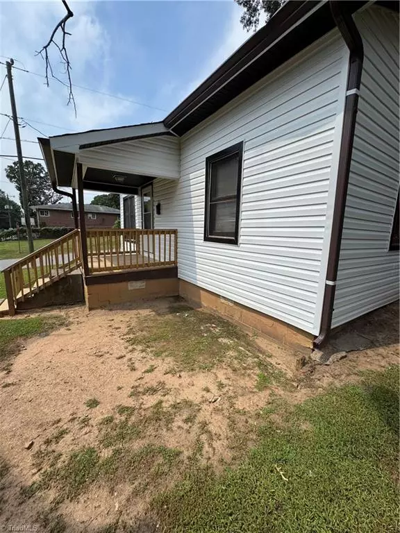 Winston-salem, NC 27015,2101 E 25th ST