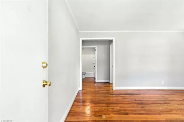 Winston-salem, NC 27107,1424 Belleauwood ST