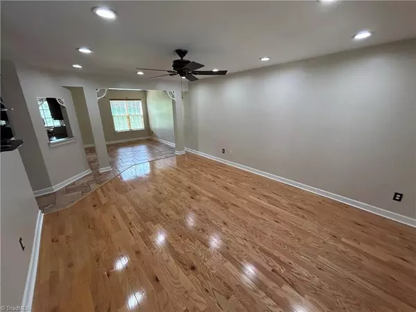 Hickory, NC 28602,1946 9th Street PL SE