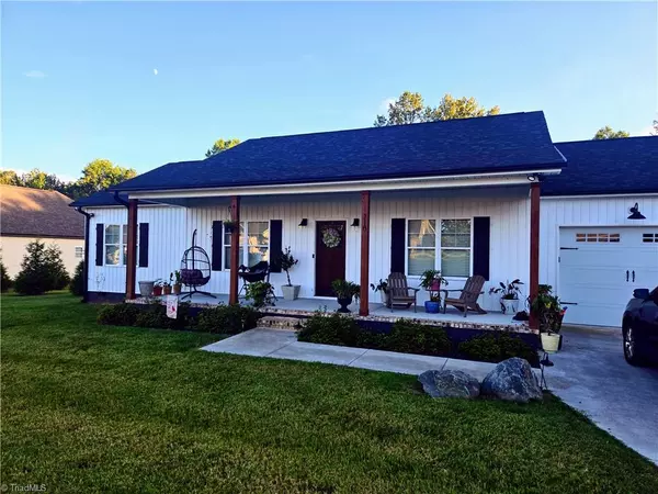 Mocksville, NC 27028,718 Deadmon RD